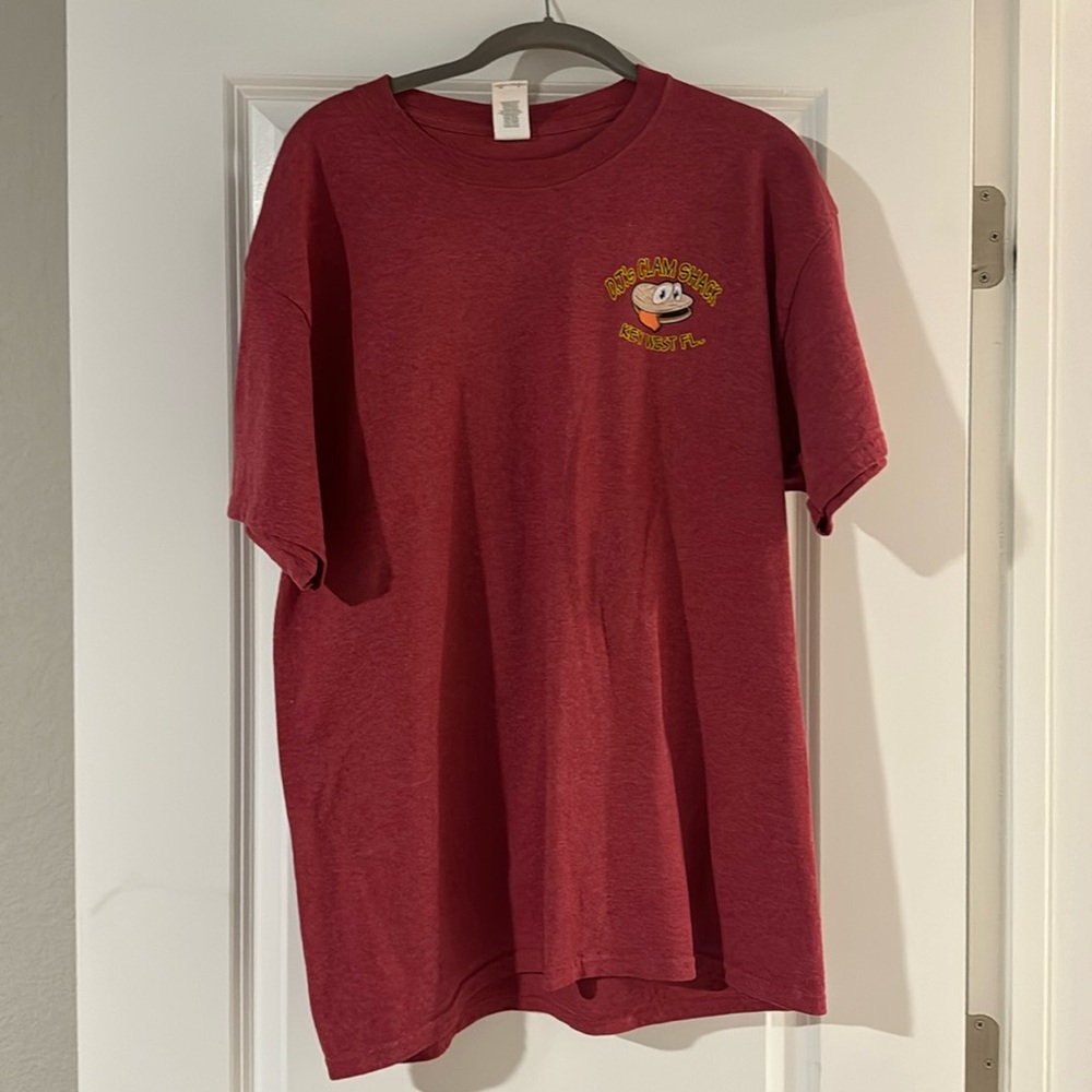 DJ's clam shack t-shirt, size L, worn once, excellent condition